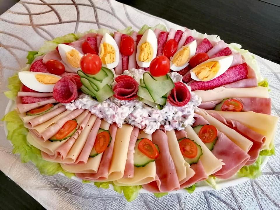 Jolan Pension & Restaurant Cicov Екстериор снимка