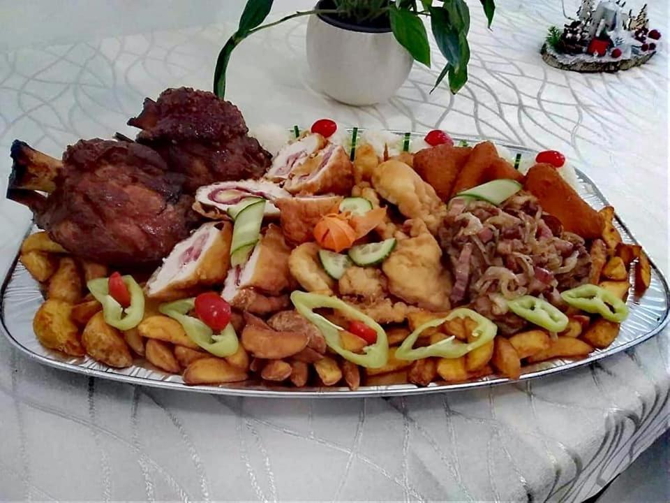 Jolan Pension & Restaurant Cicov Екстериор снимка