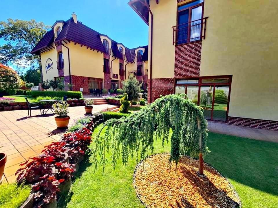 Jolan Pension & Restaurant Cicov Екстериор снимка