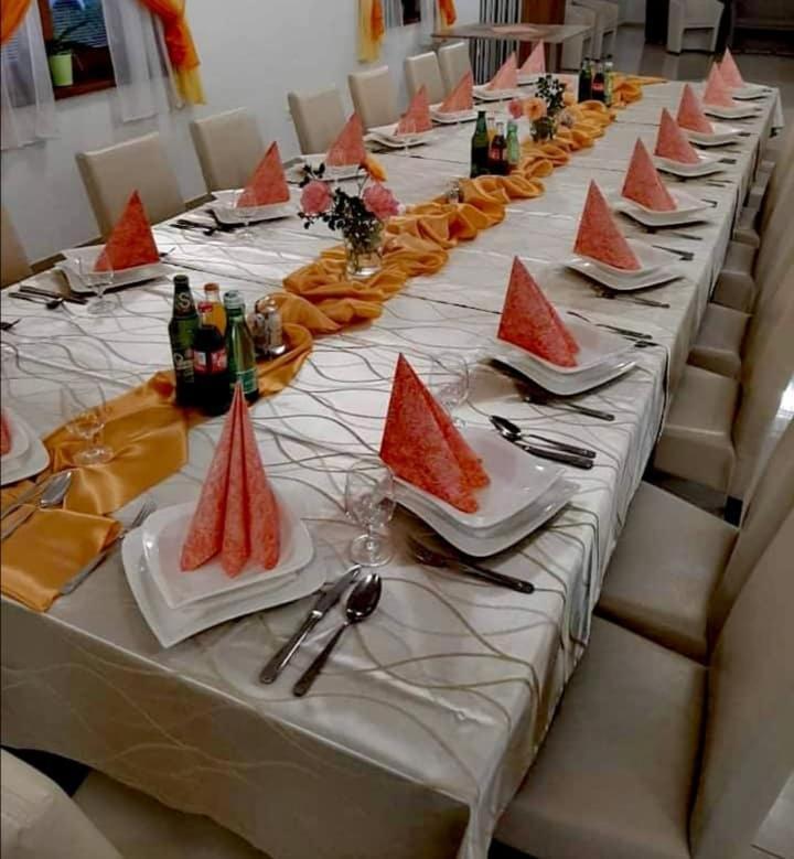 Jolan Pension & Restaurant Cicov Екстериор снимка