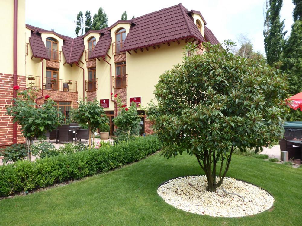 Jolan Pension & Restaurant Cicov Екстериор снимка