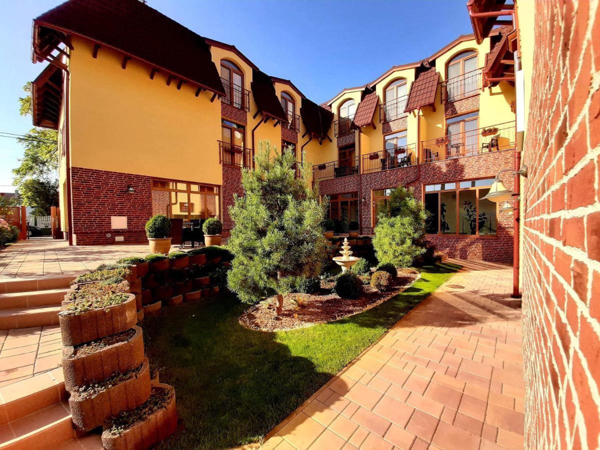 Jolan Pension & Restaurant Cicov Екстериор снимка