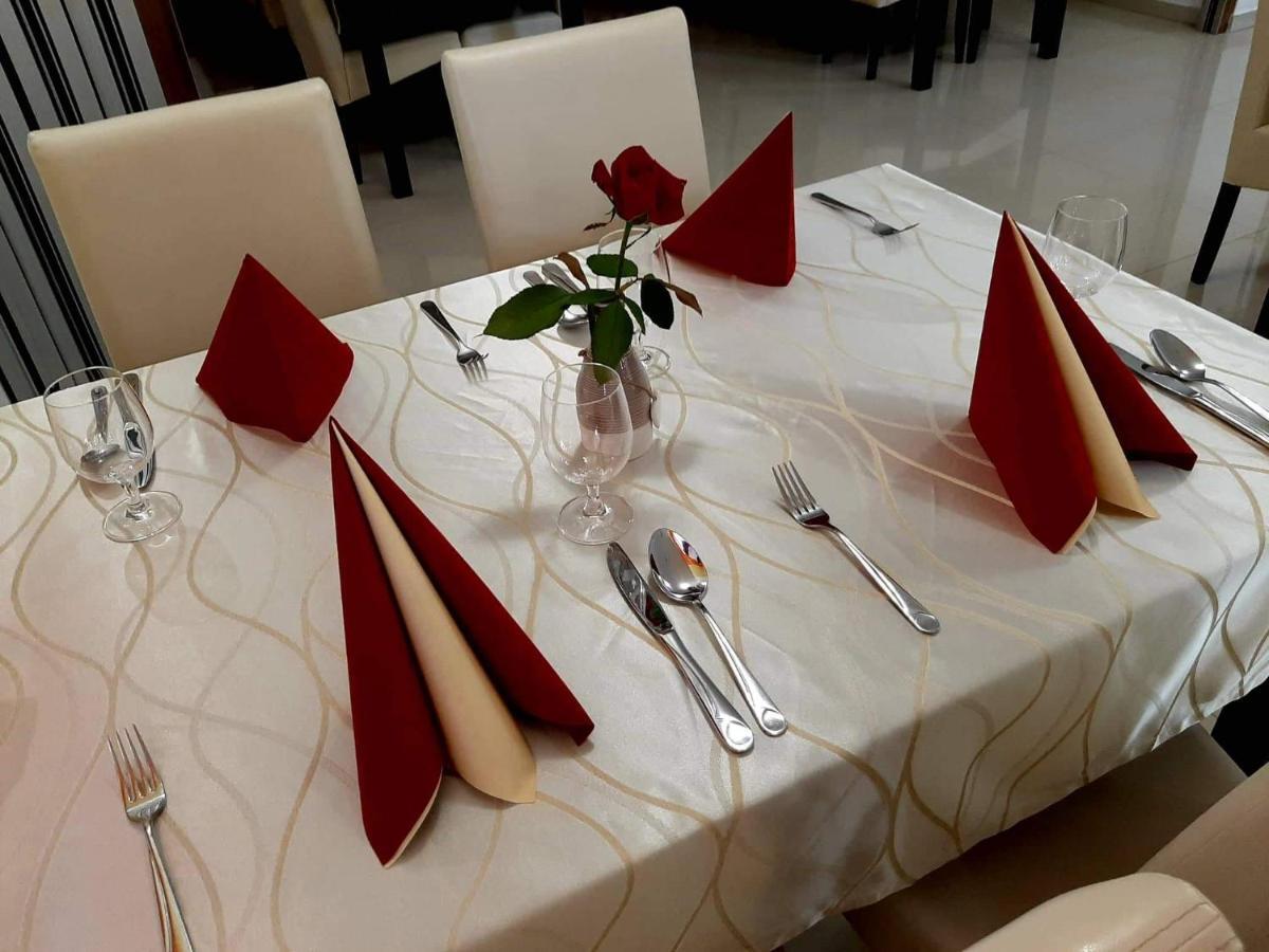 Jolan Pension & Restaurant Cicov Екстериор снимка