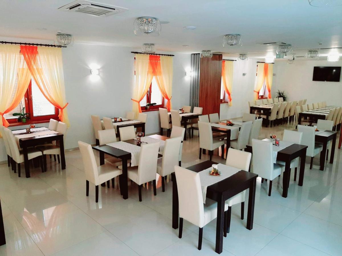 Jolan Pension & Restaurant Cicov Екстериор снимка