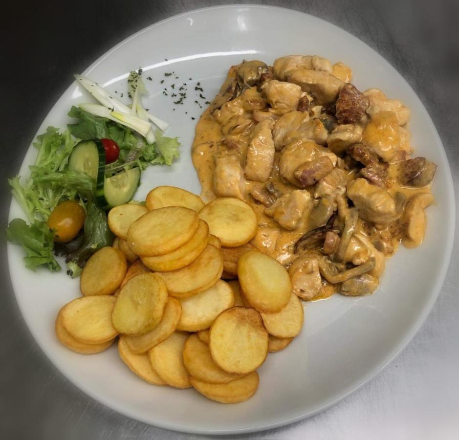 Jolan Pension & Restaurant Cicov Екстериор снимка