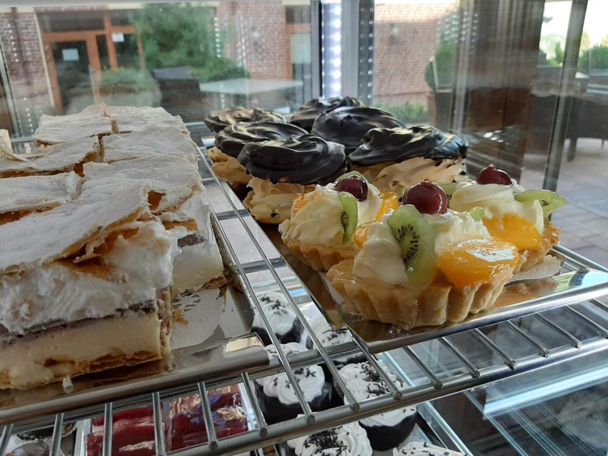 Jolan Pension & Restaurant Cicov Екстериор снимка